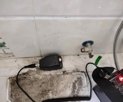 绥滨屋顶漏水维修公司分享下卫生间漏水的危害及解决方法